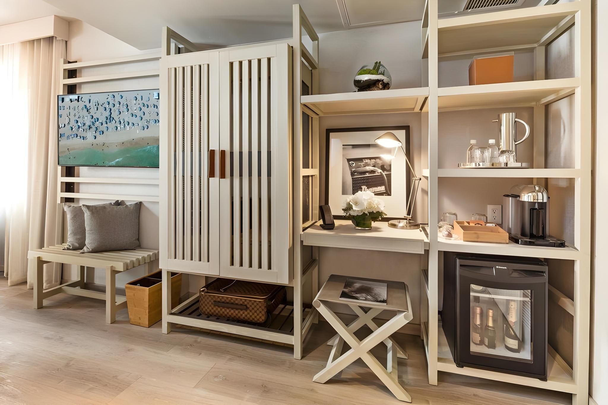 Accessible Deluxe King Room