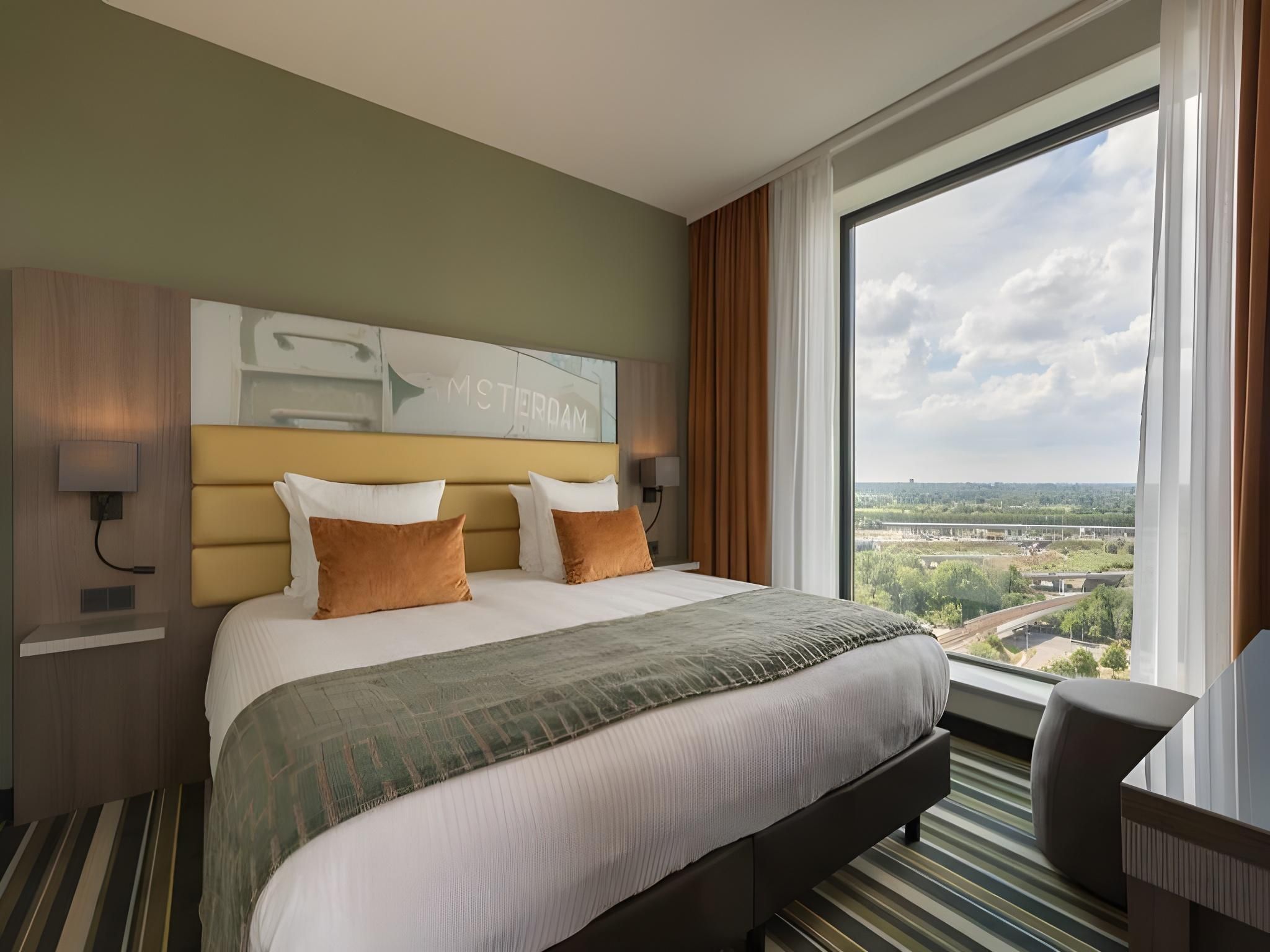 Suite 1 King Bed 1 Queen Bed