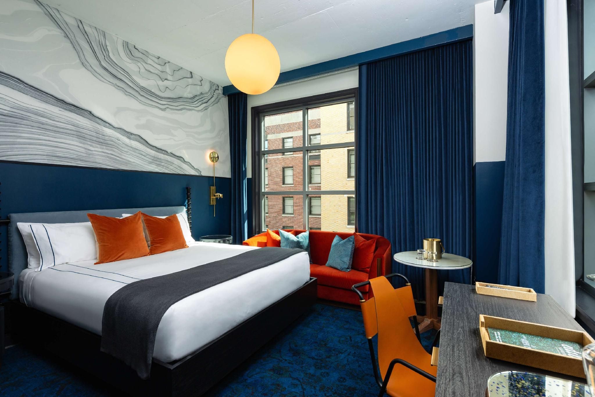 1 King Bed Gold