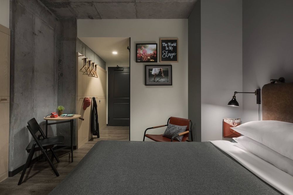 Moxy Boston Downtown Room, 1 Queen Bed (Hearing Accessible) 9