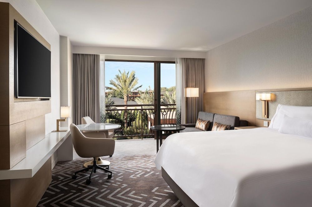 Deluxe Room, 1 King Bed