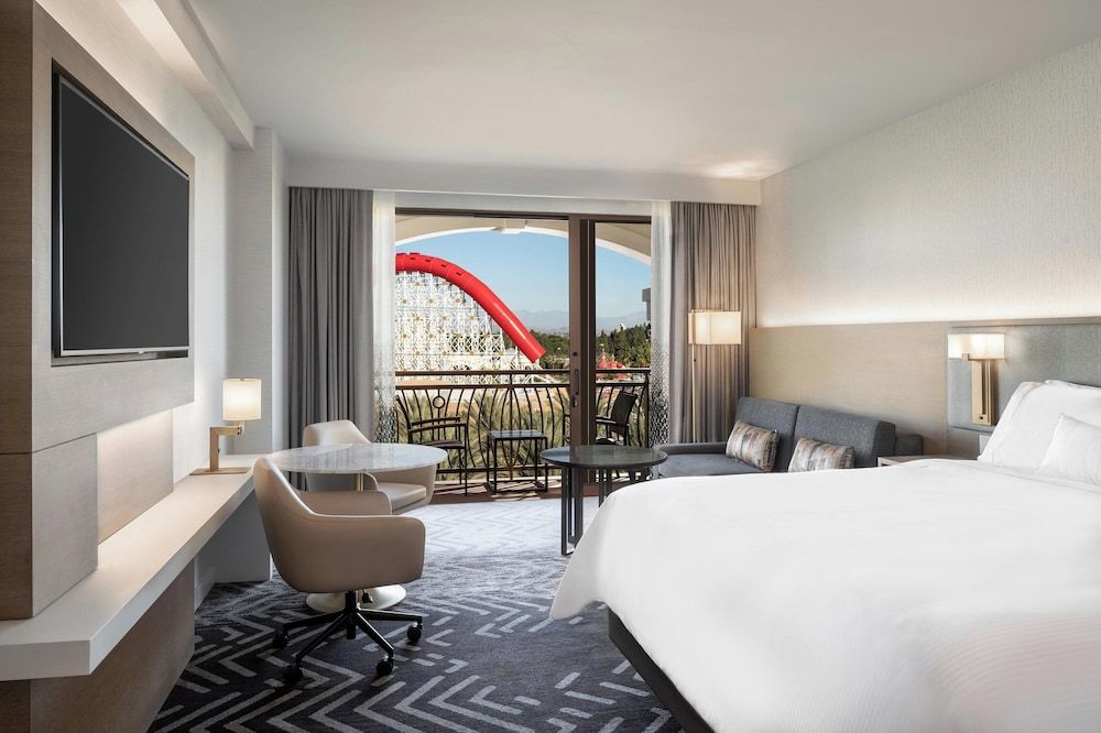Room, 1 King Bed with Sofa bed, Balcony, Park View