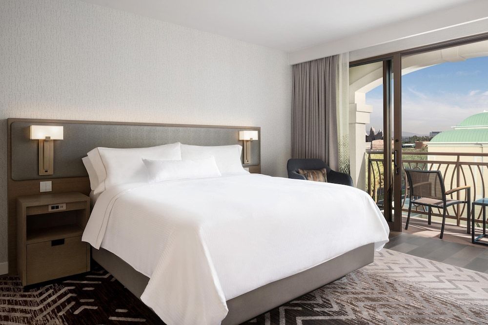 Suite, 1 Bedroom, Balcony, Park View