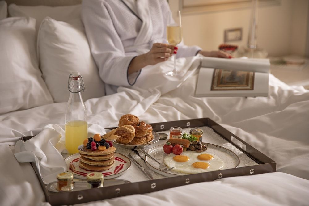 Shangri-La Bosphorus, Istanbul Deluxe Twin Room