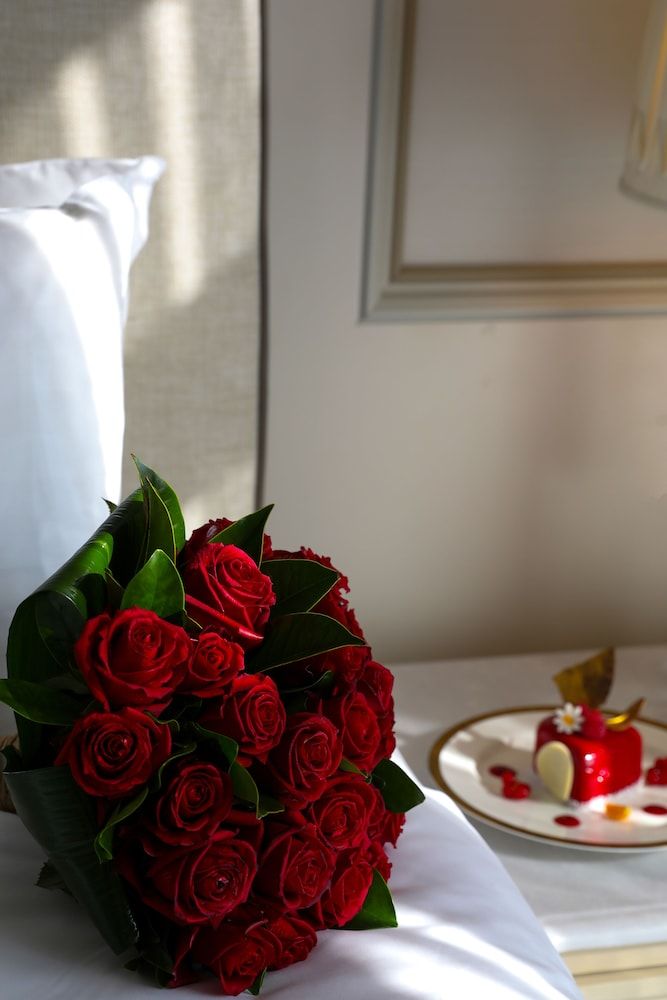 Shangri-La Bosphorus, Istanbul Deluxe Twin Room 5