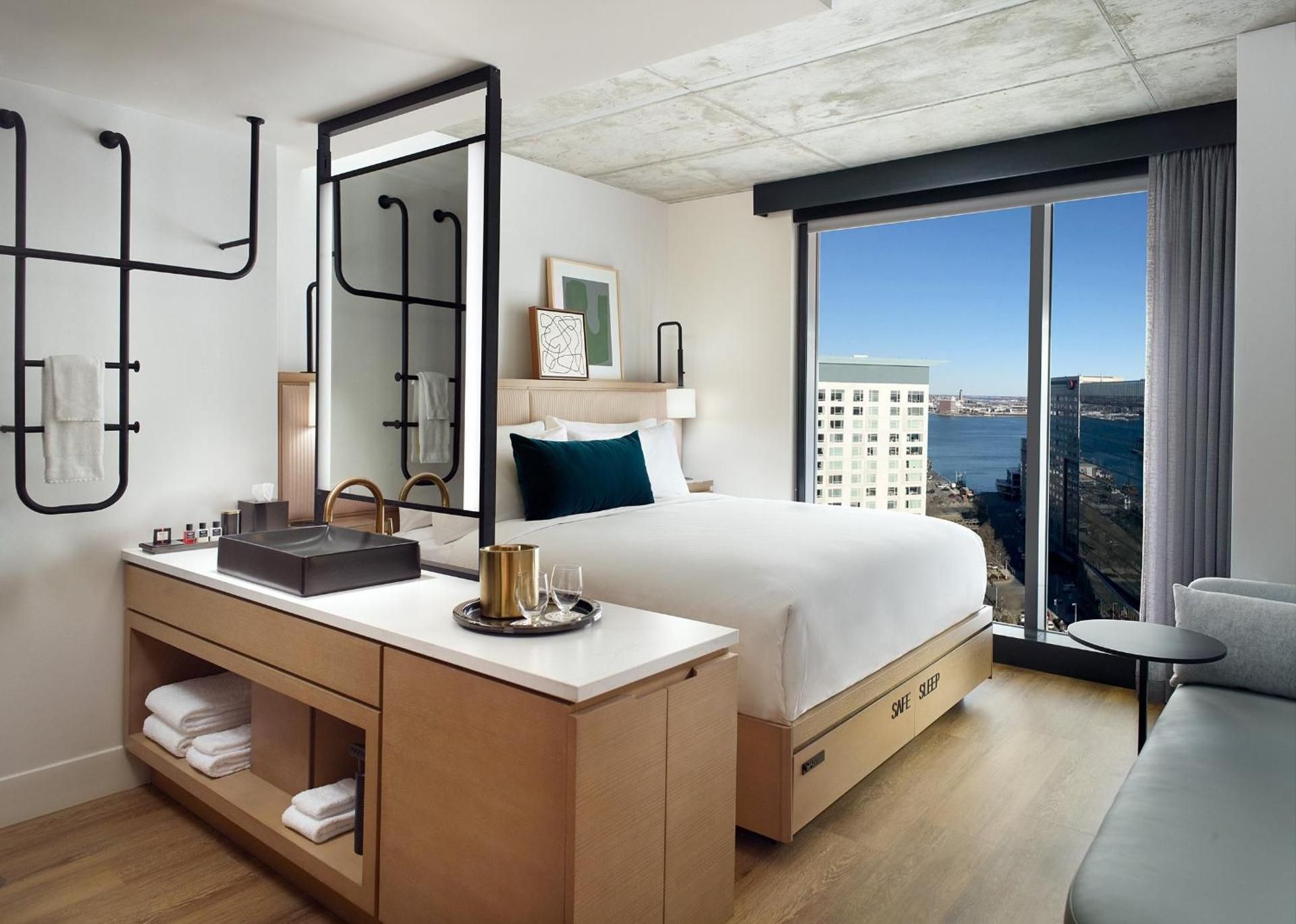 Artist Tower Studio 1 King Bed