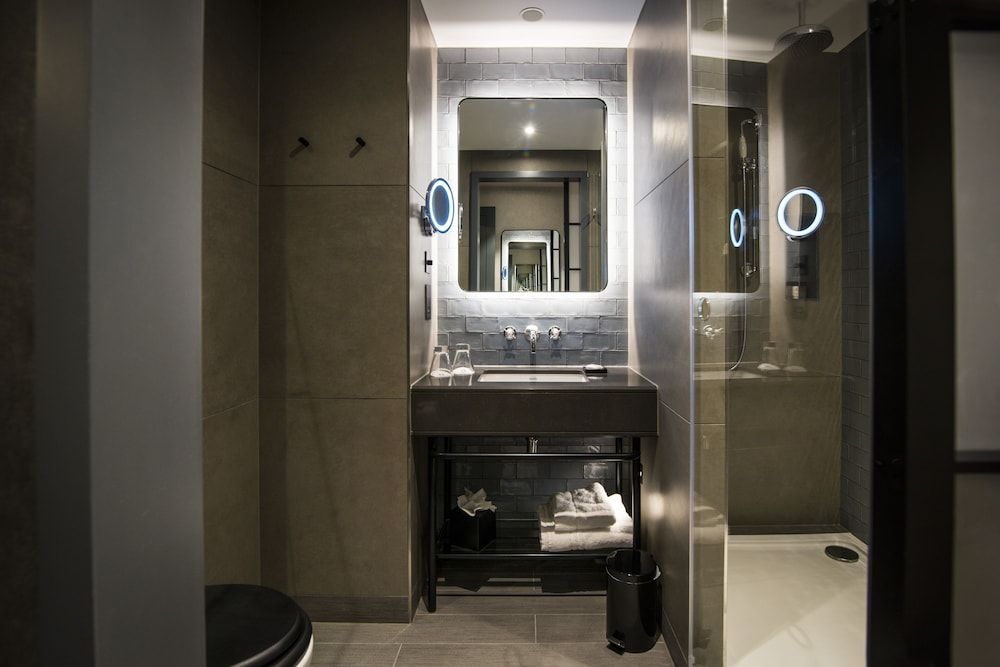 undefined Clayton Hotel City of London 10