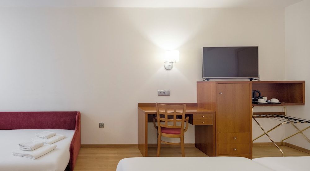 undefined Hotel ILUNION Les Corts Spa 9