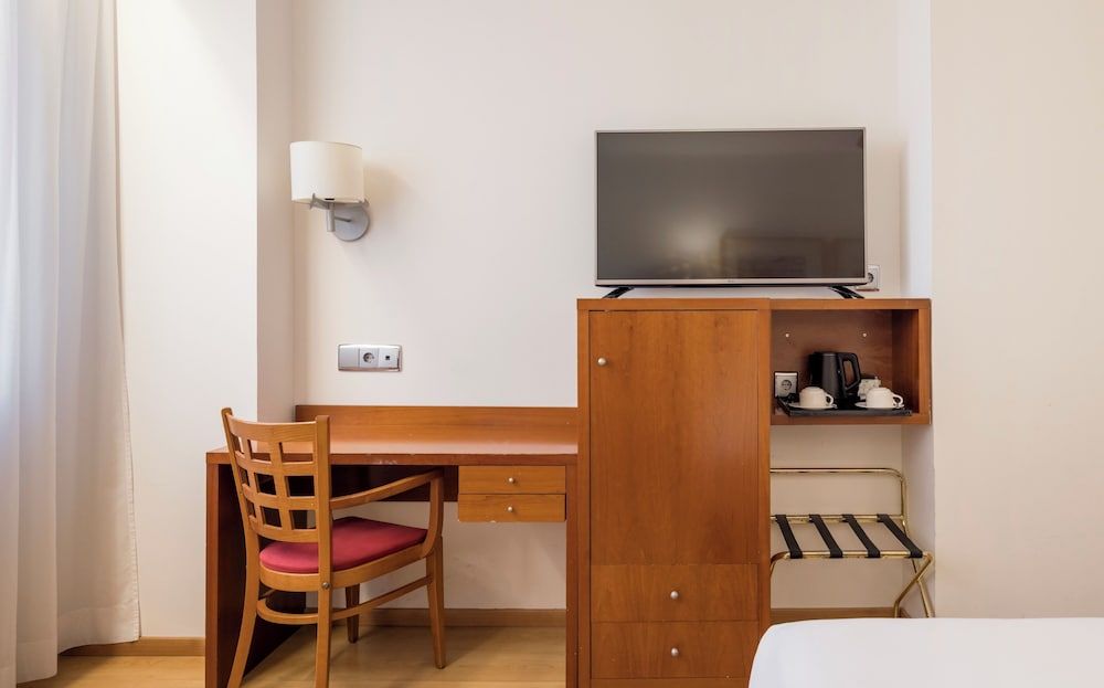 Hotel ILUNION Les Corts Spa Double Room 5