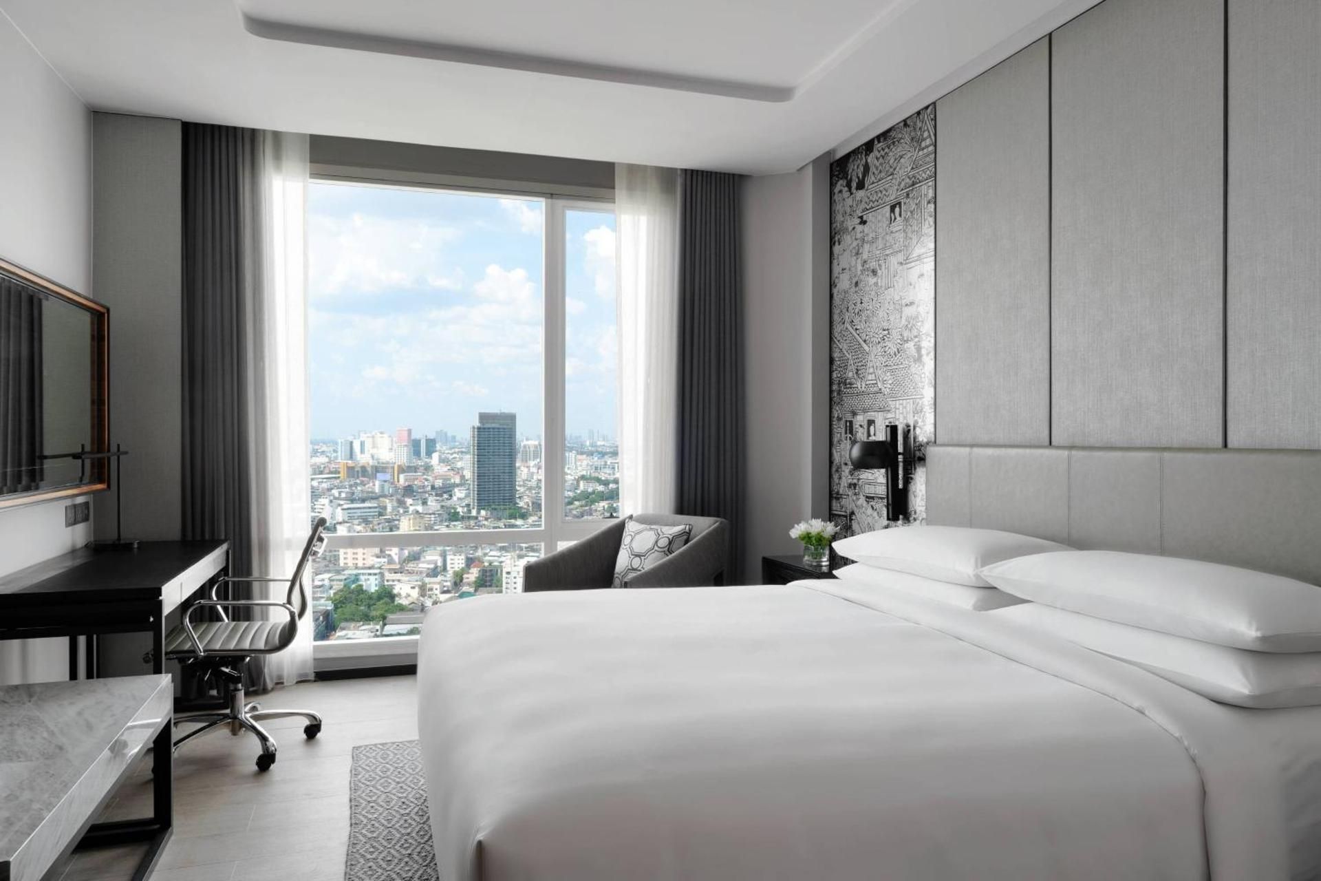 3 Bedroom Residential Suite, Bedroom 1: 1 King, Bedroom 2: 1 King, Bedroom 3: 2 Twin