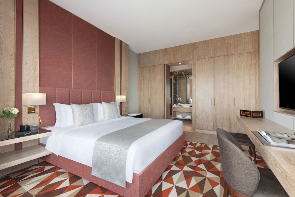 undefined The Bentley Luxury Hotel and Suites 3