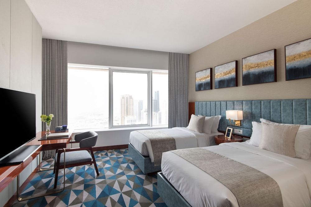 The Bentley Luxury Hotel and Suites Premier Suite, 2 Bedrooms With Beach Access, Non Smoking, City View 2