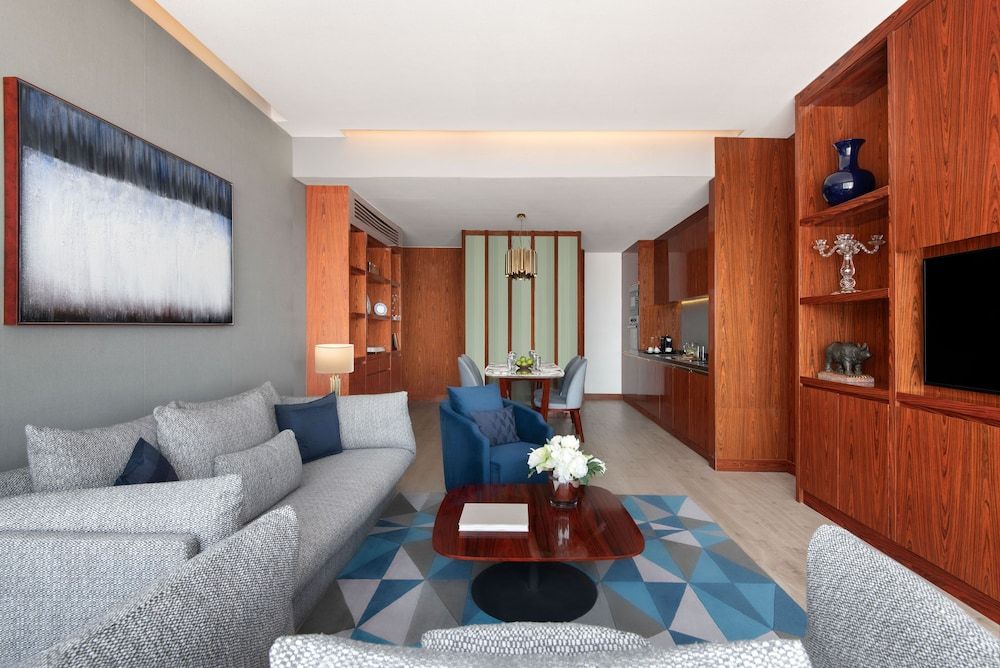 undefined The Bentley Luxury Hotel and Suites 9