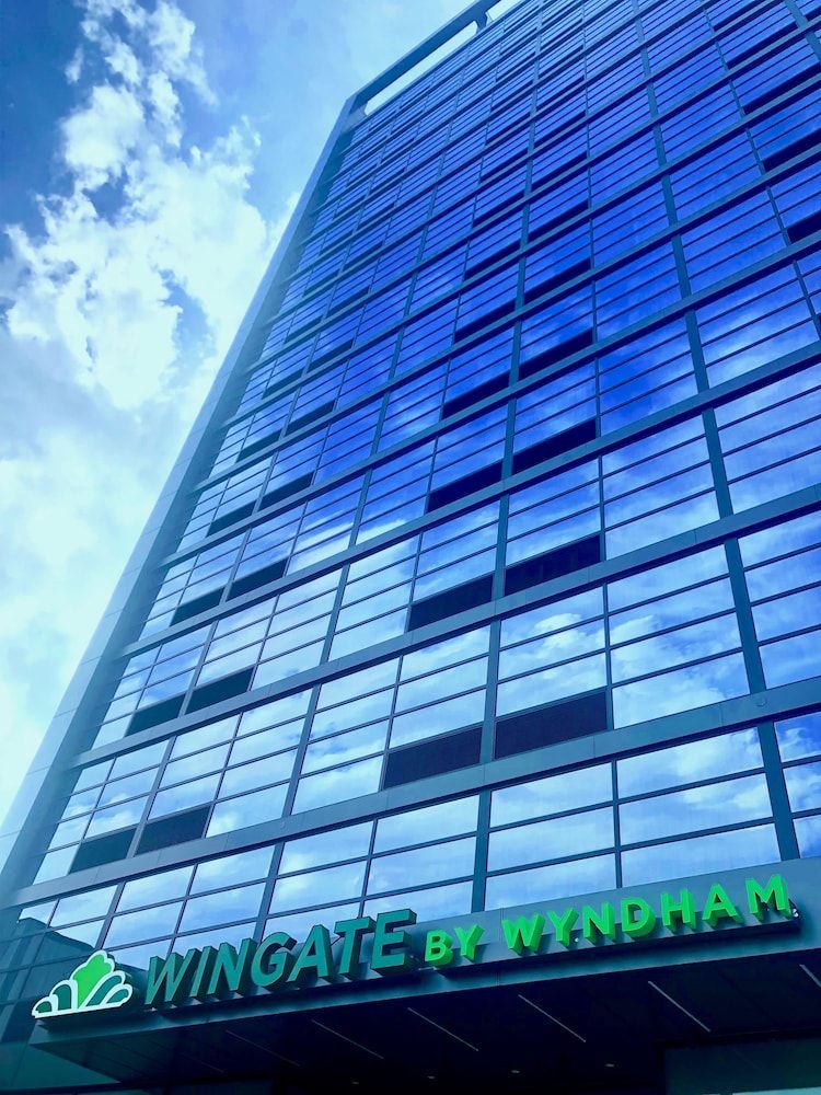 undefined Wingate by Wyndham Long Island City 7