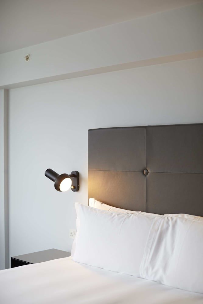Sea Containers London Standard Room, 1 Queen Bed 4