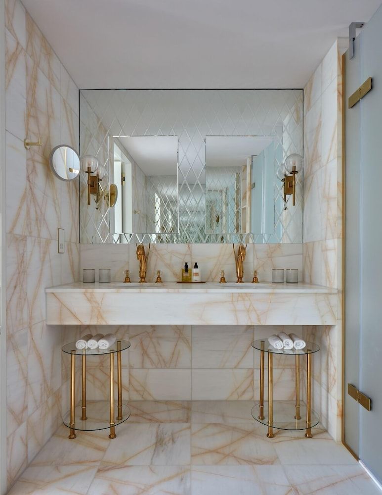 Dynasty Suite