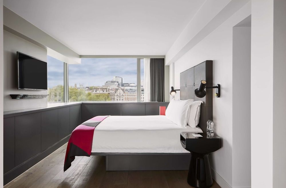 undefined Sea Containers London 4