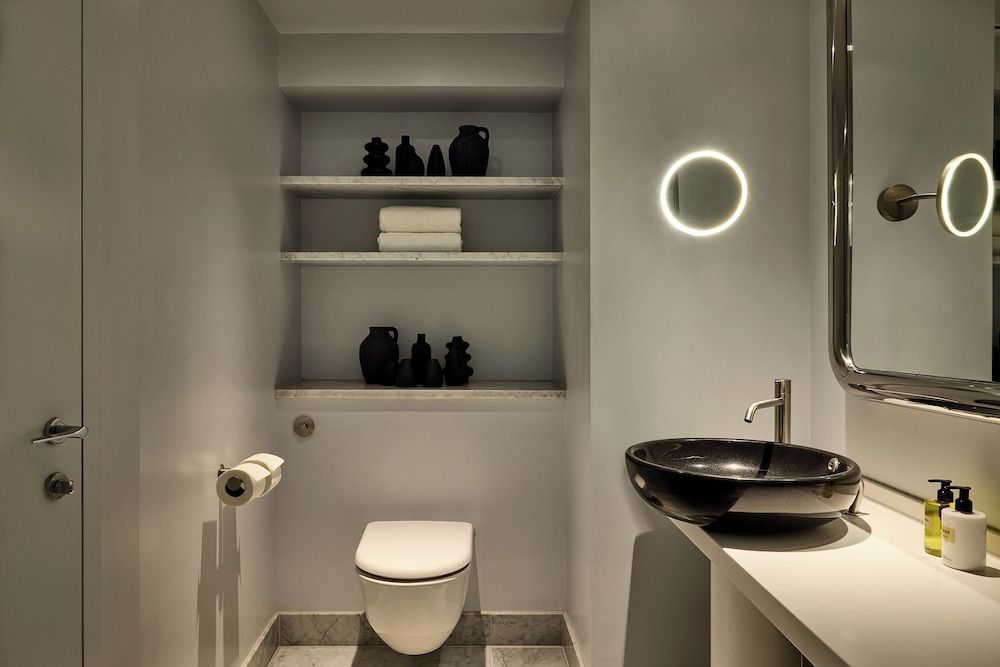 undefined Sea Containers London 8