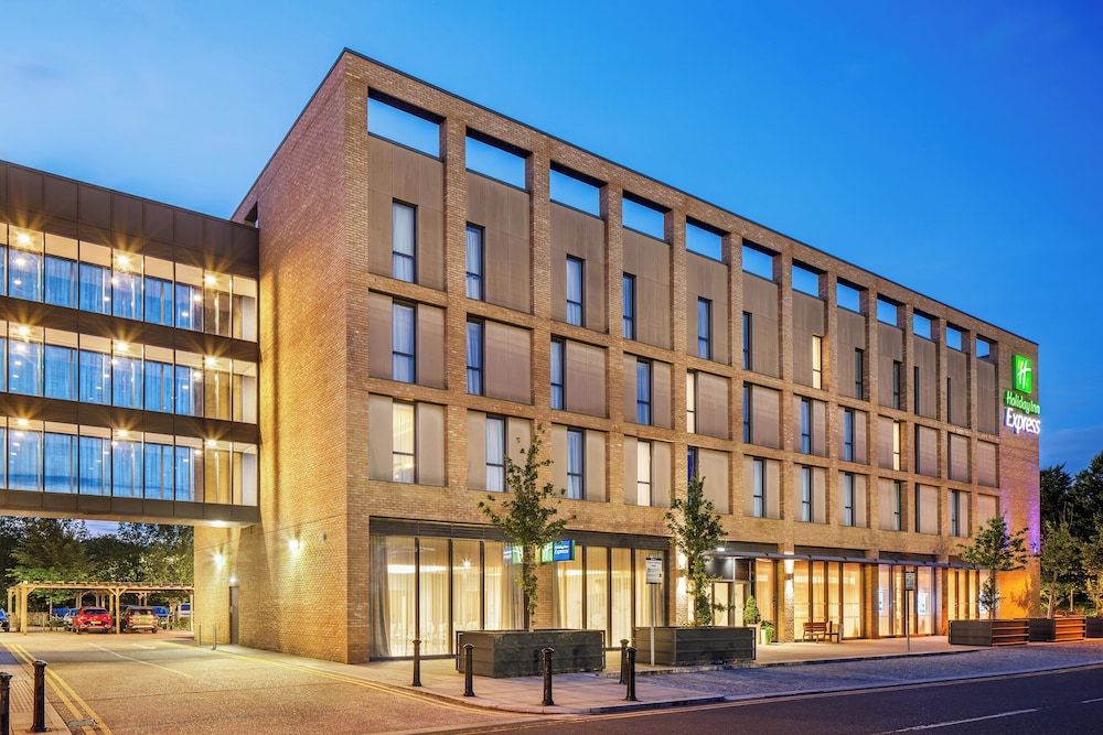 undefined Holiday Inn Express London - ExCeL by IHG 2