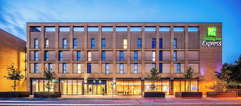 undefined Holiday Inn Express London - ExCeL by IHG 3