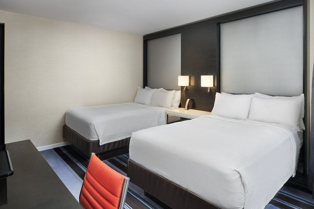 undefined Courtyard by Marriott New York Manhattan / Central Park 6