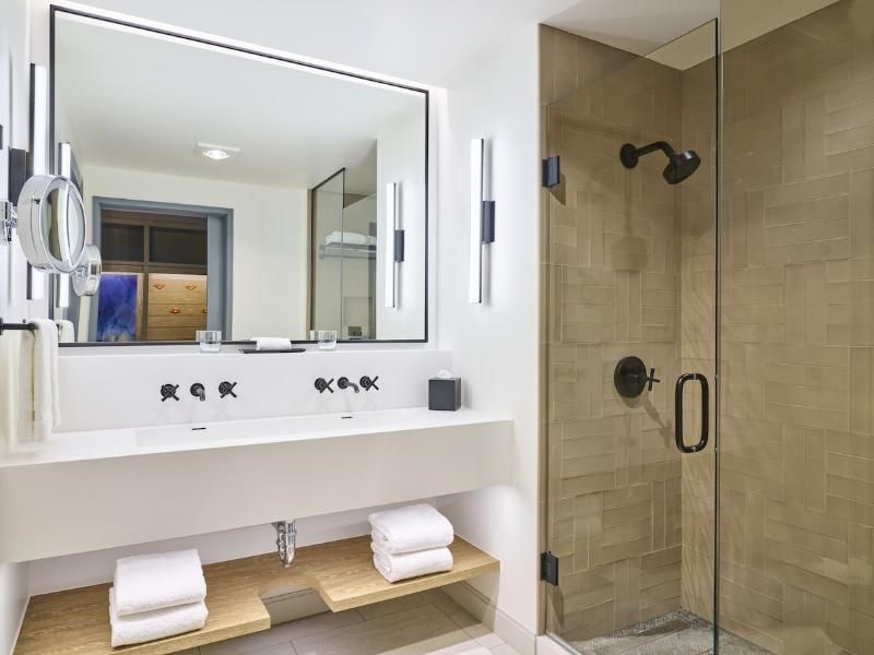 Deluxe Queen Room with Two Queen Beds