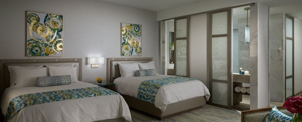 Deluxe Room, 2 Queen Beds, Non Smoking