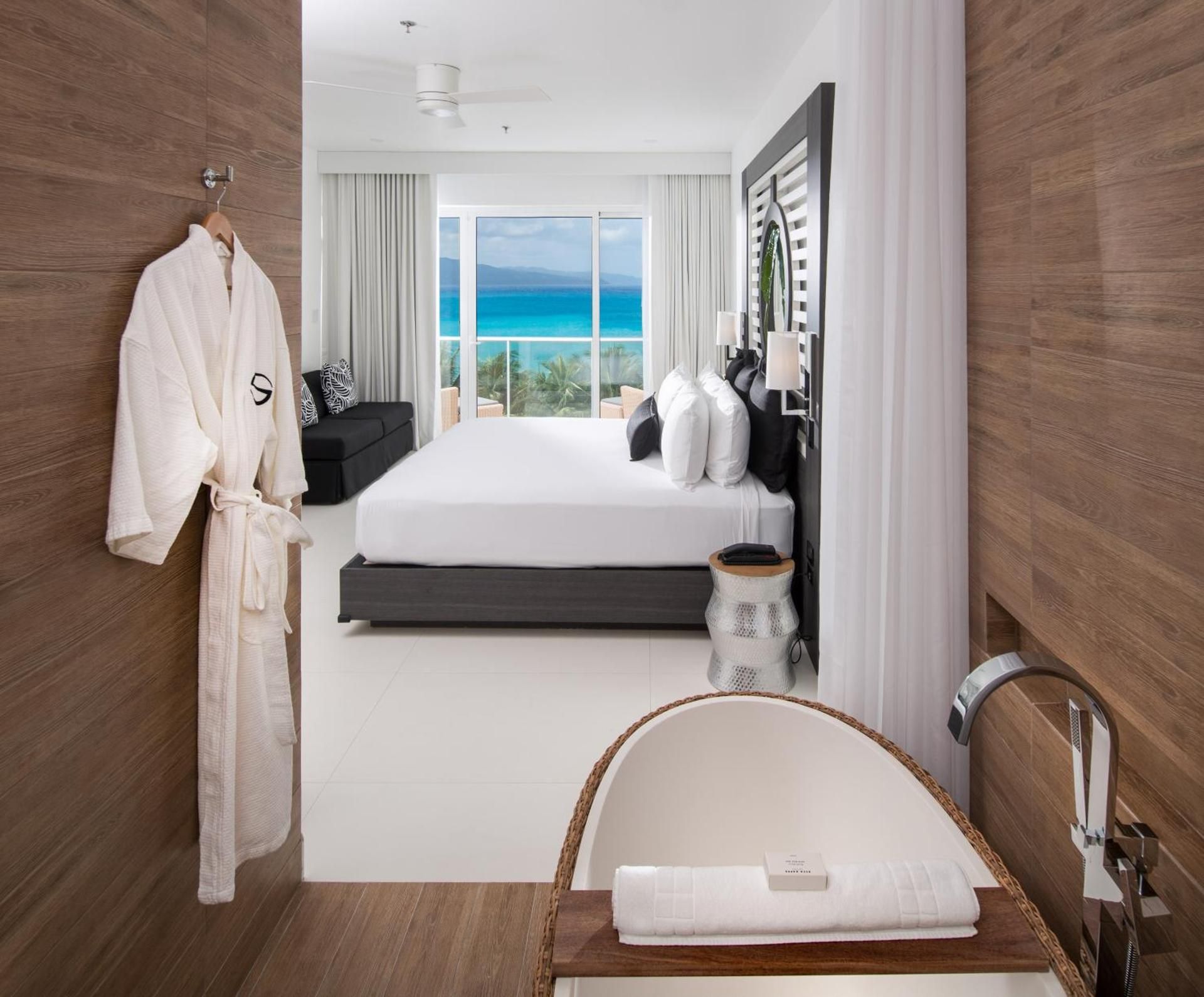 06 Sky Suite King Ocean View