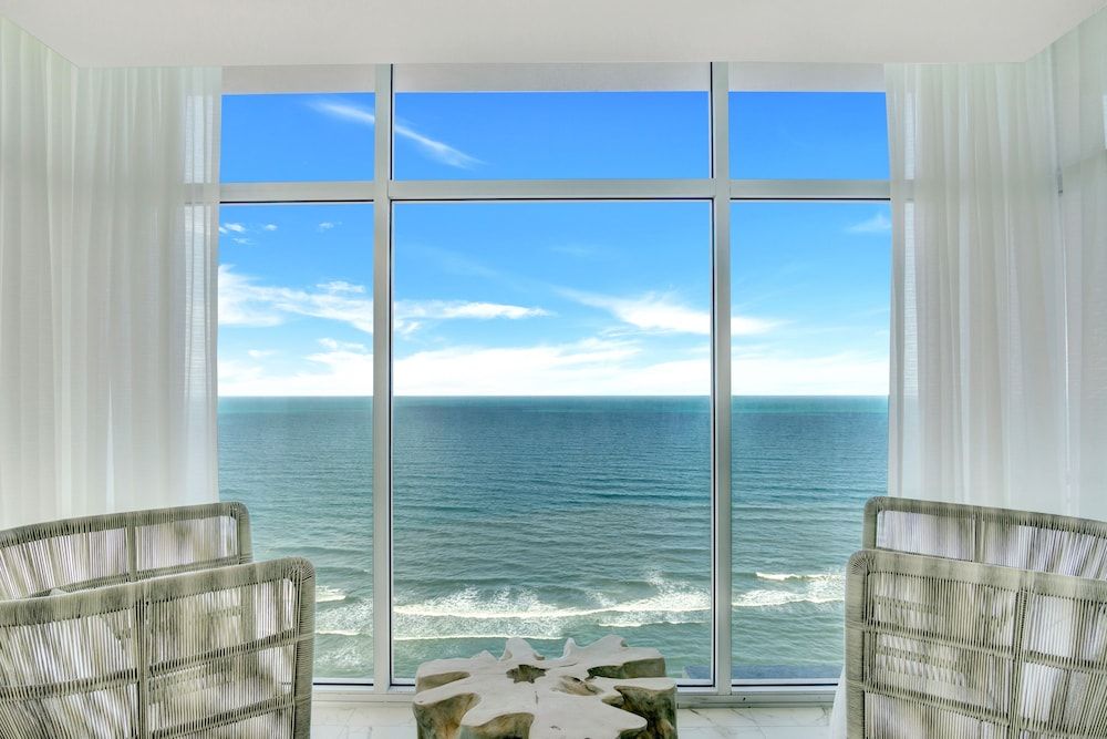 Daytona Grande Oceanfront Resort Presidential Suite, 2 Bedrooms 6