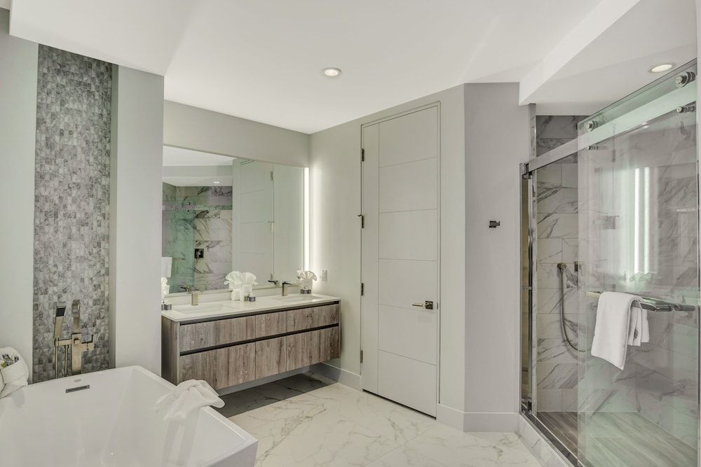 Daytona Grande Oceanfront Resort Presidential Suite, 2 Bedrooms 9