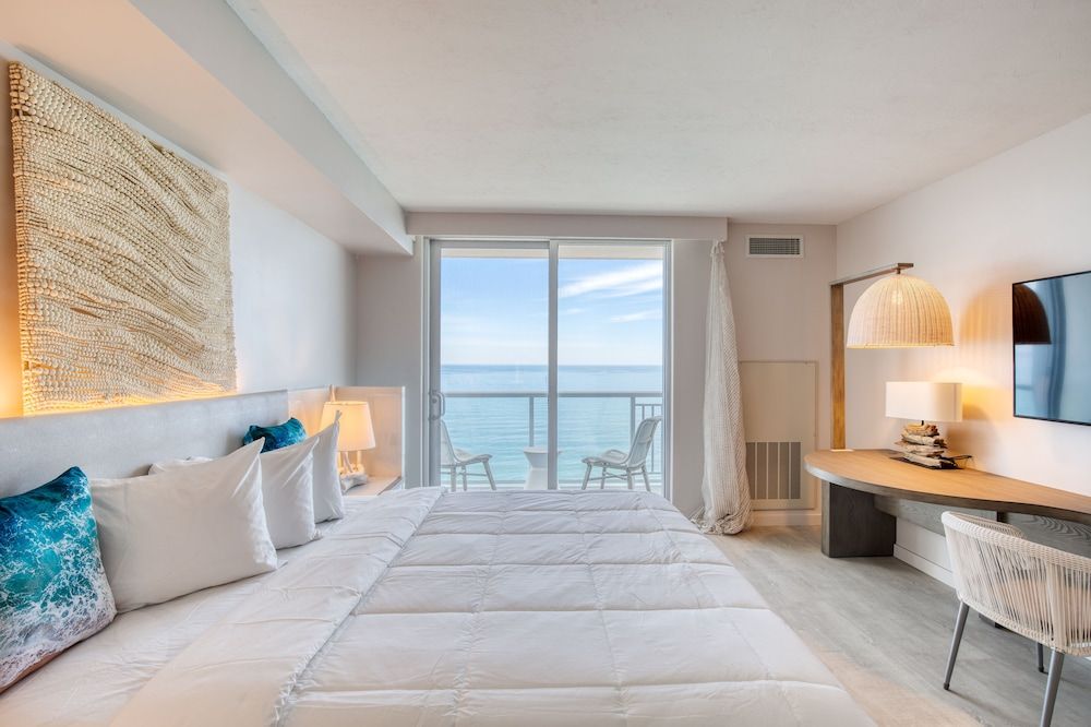 Daytona Grande Oceanfront Resort Oceanfront 1 King Bed Room