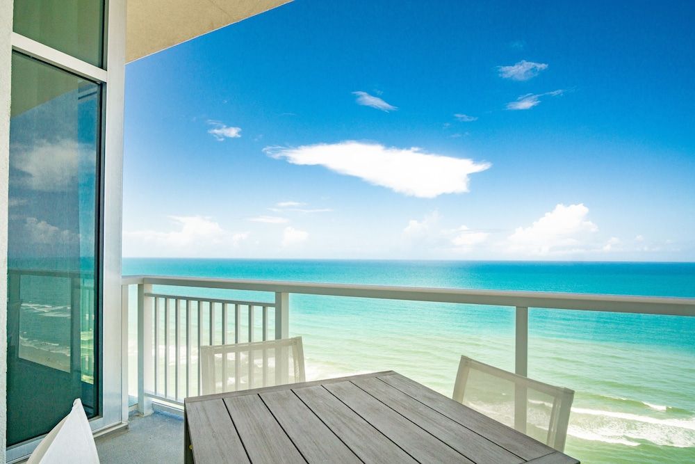 Daytona Grande Oceanfront Resort Presidential Suite, 2 Bedrooms 5