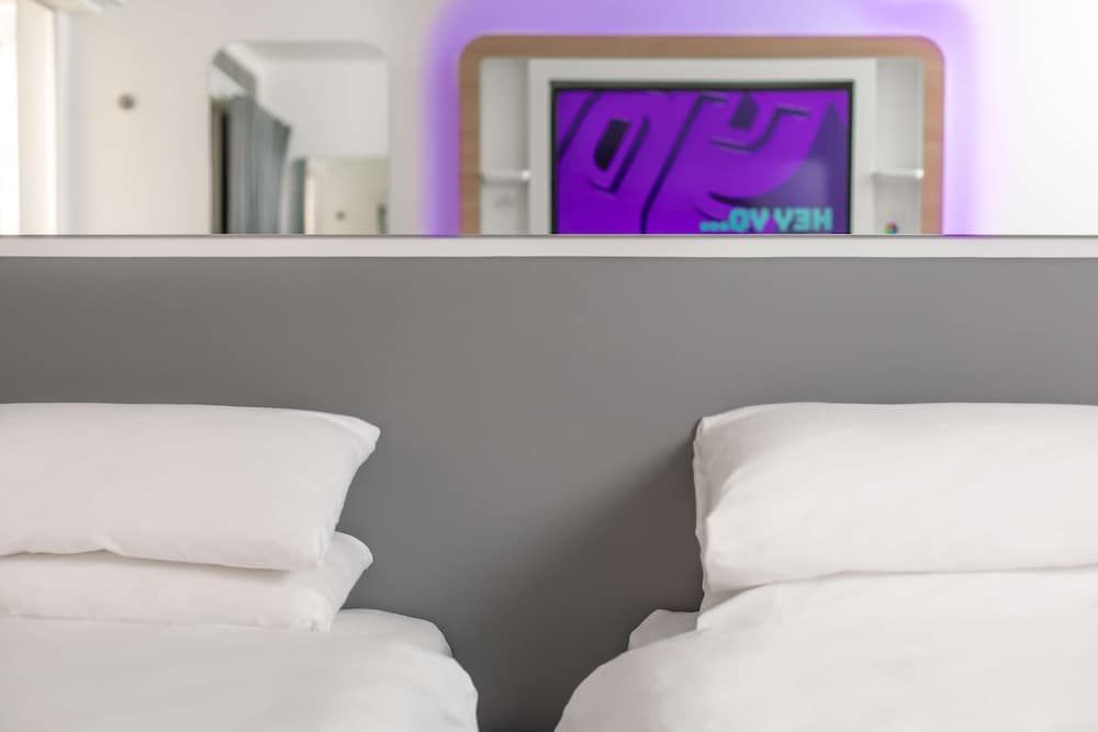 undefined YOTEL Edinburgh 10