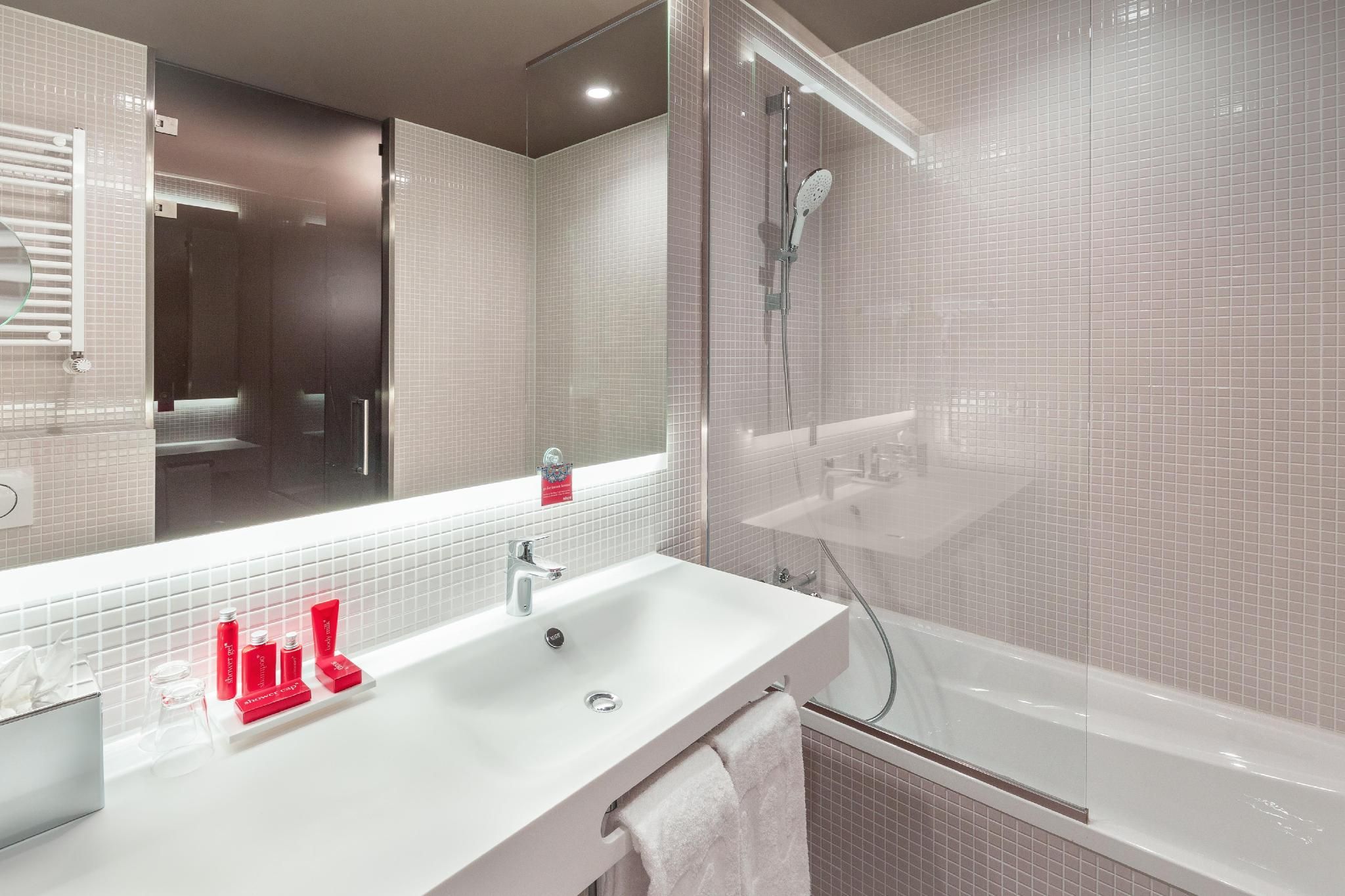 nhow room single with view