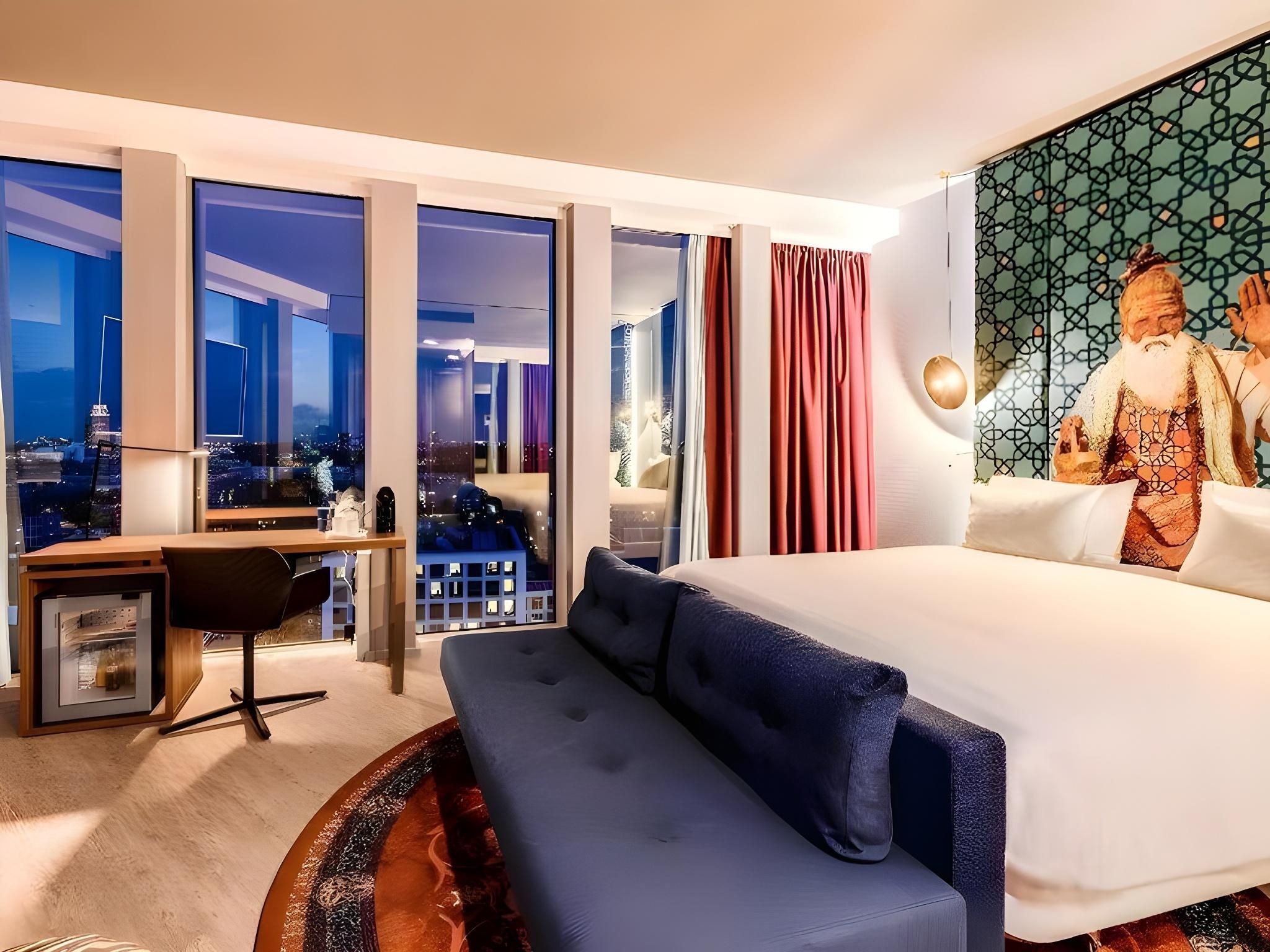 nhow premium room with view & bath