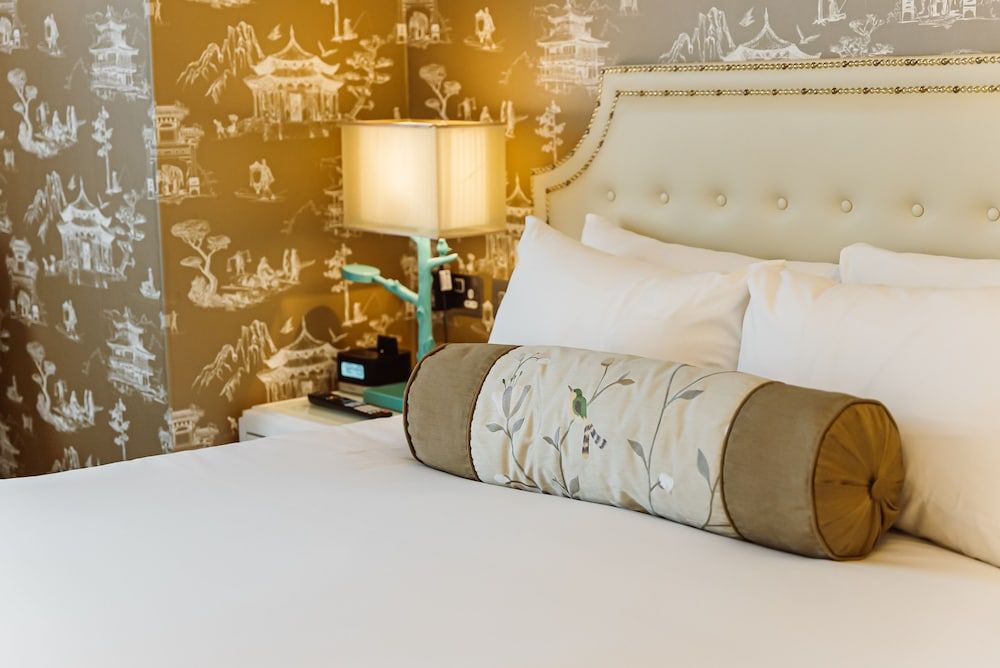 undefined Dorsett Shepherds Bush 7