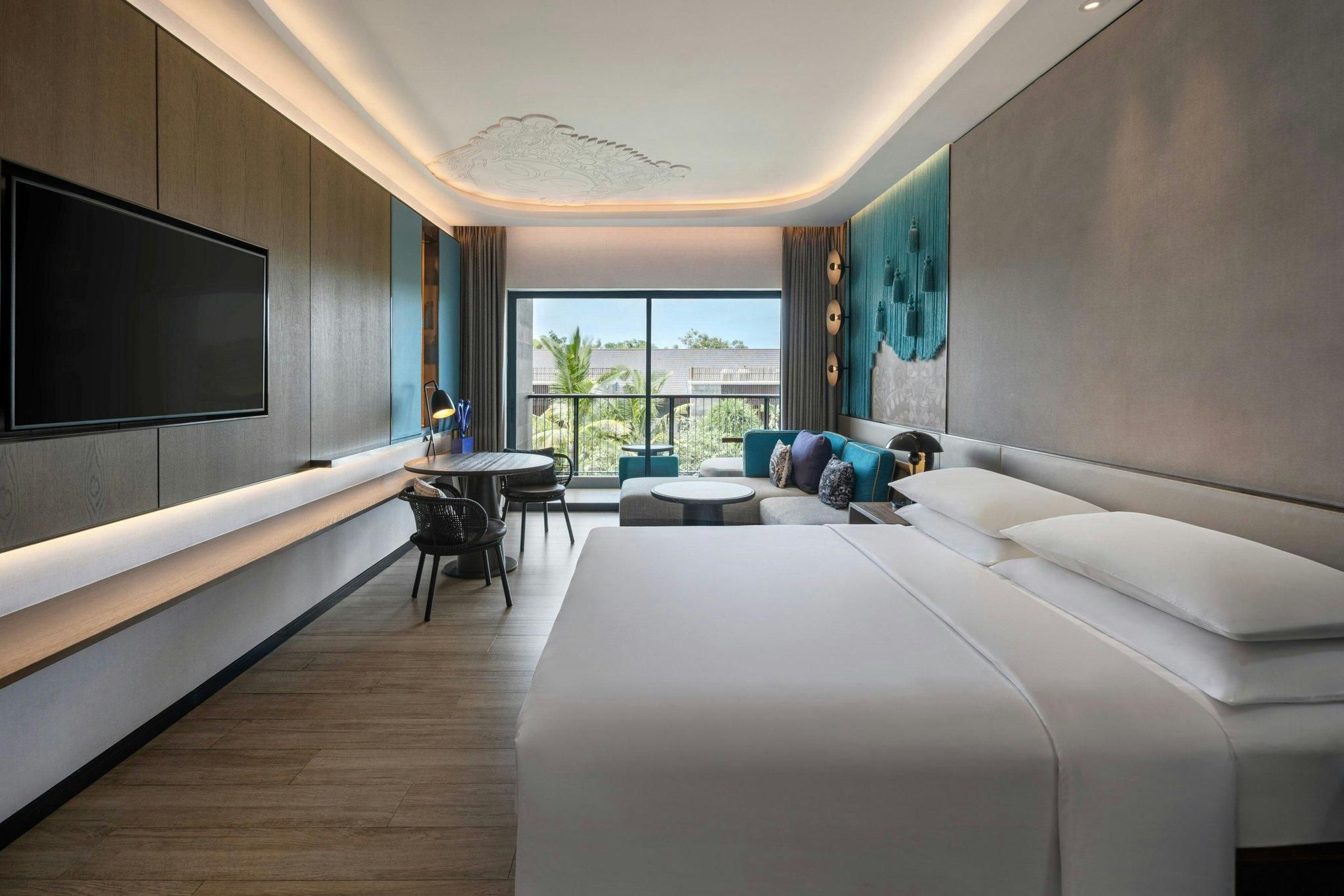 Deluxe King, Guest room, 1 King, Sofa bed, Balcony