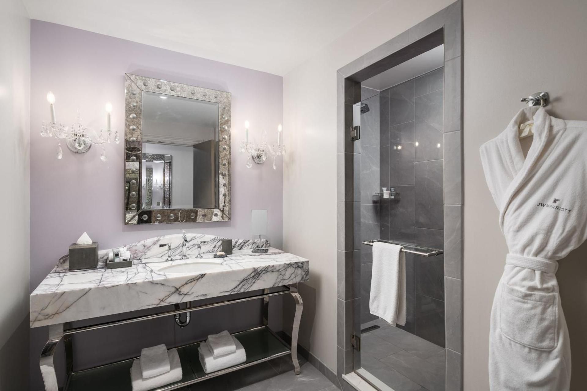 Queen Room With Two Queen Beds and City View - Hearing Accessible