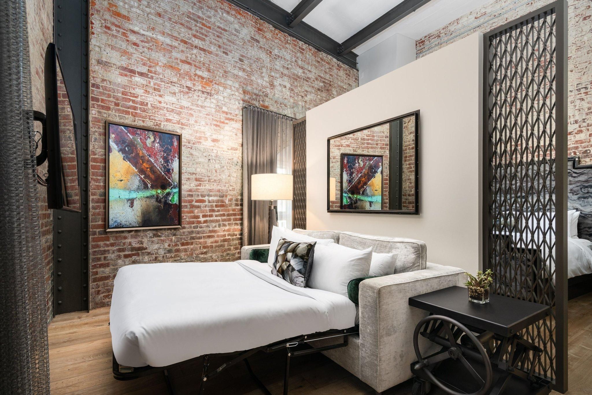 1 Bedroom Studio Suite, 1 King, Sofa Bed, Corner Room