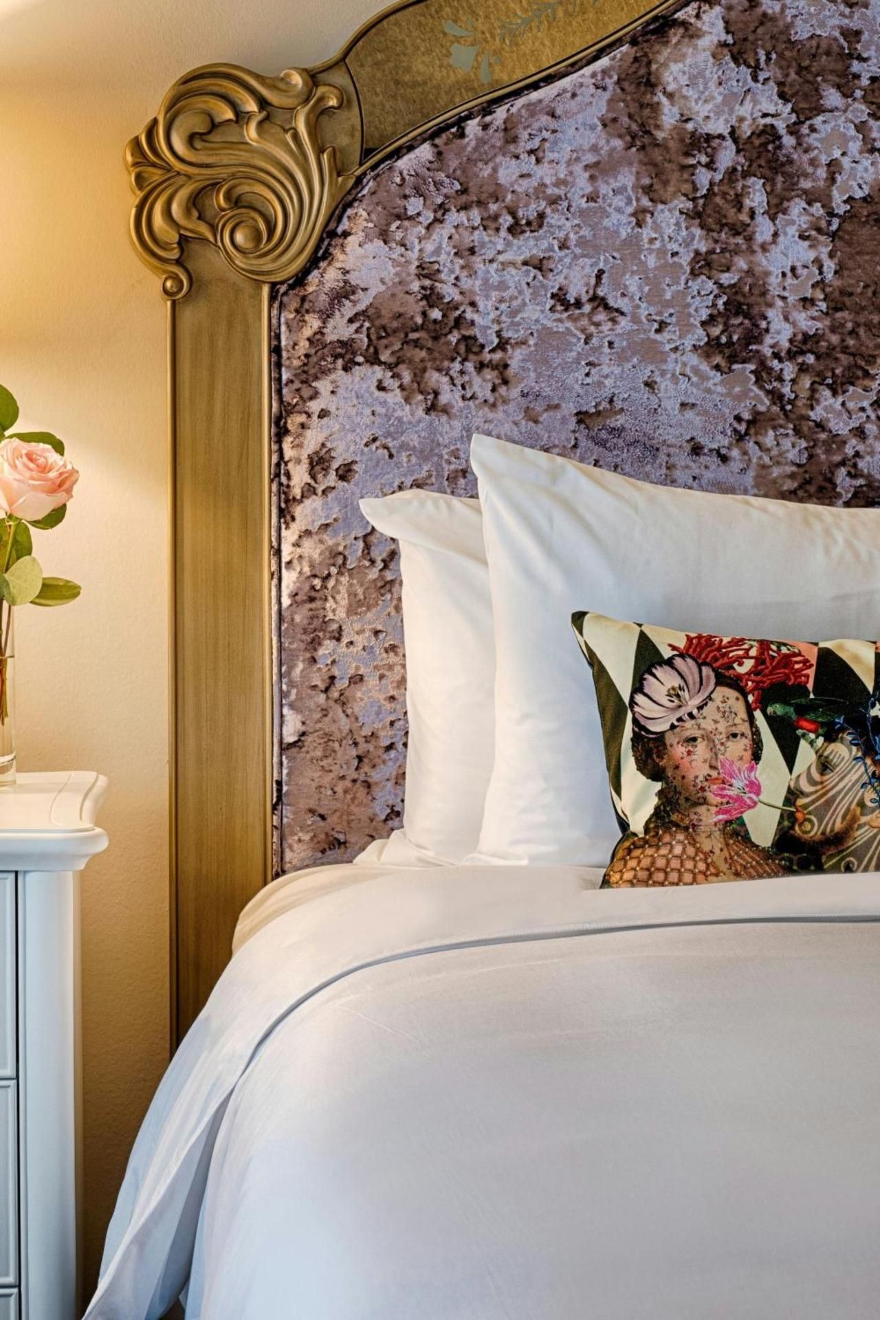 Guest room, 1 King, River view, Three Muses