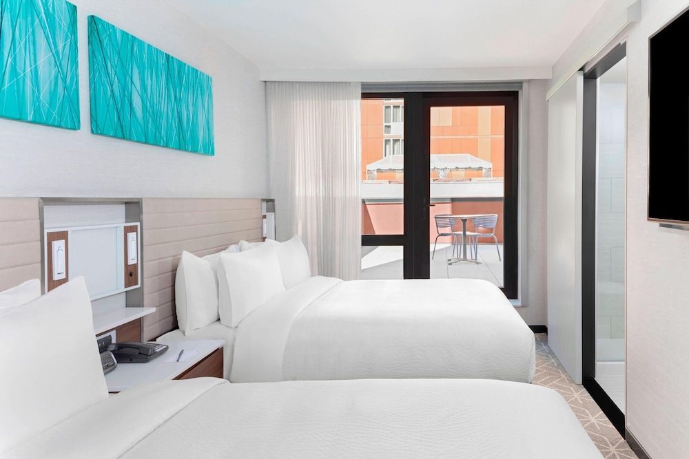 Studio, 2 Queen Beds, Terrace