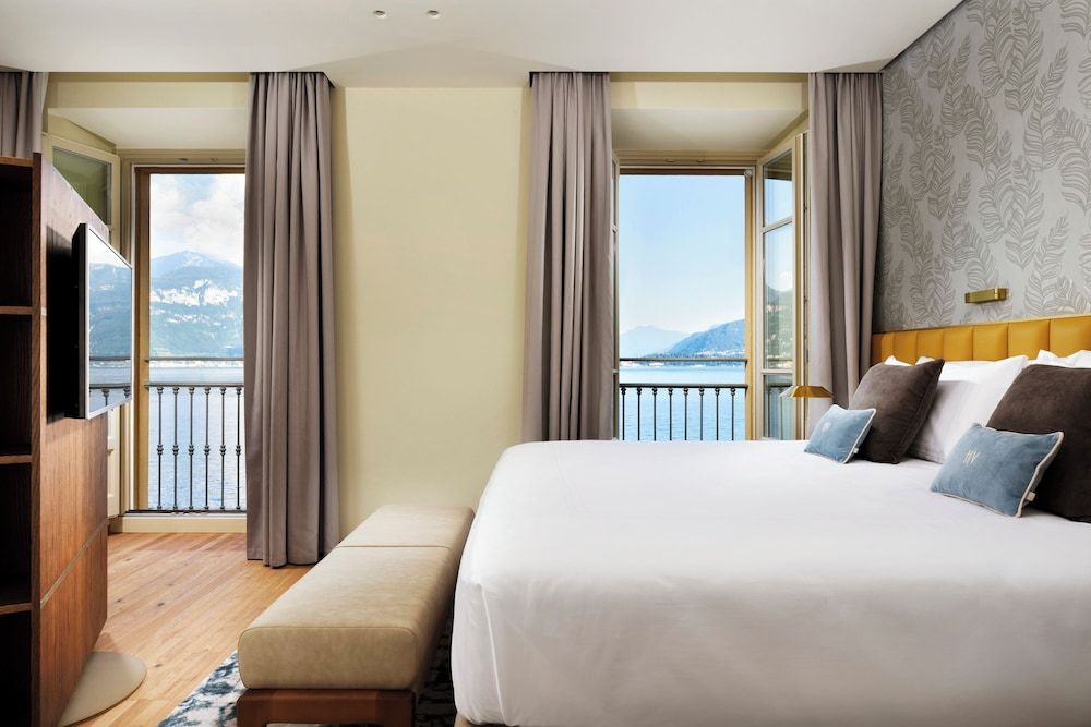 Suite, Lake View