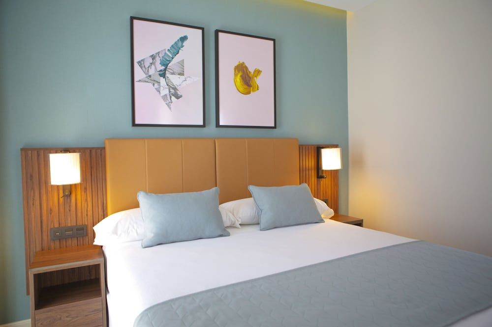 Deluxe Room (Family)