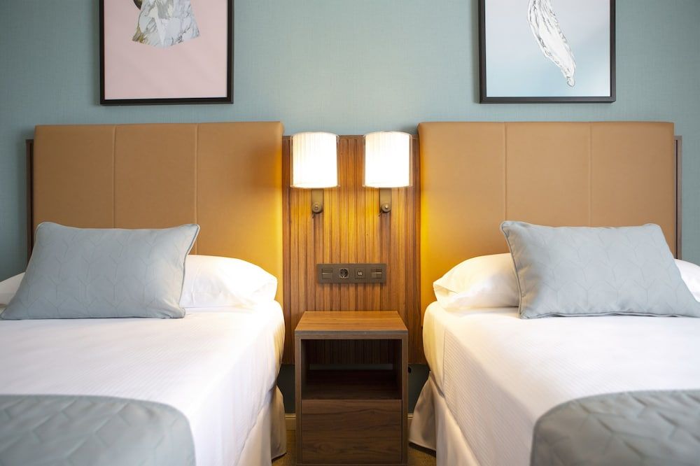 Hotel Riu Plaza España Deluxe Room (Twin)