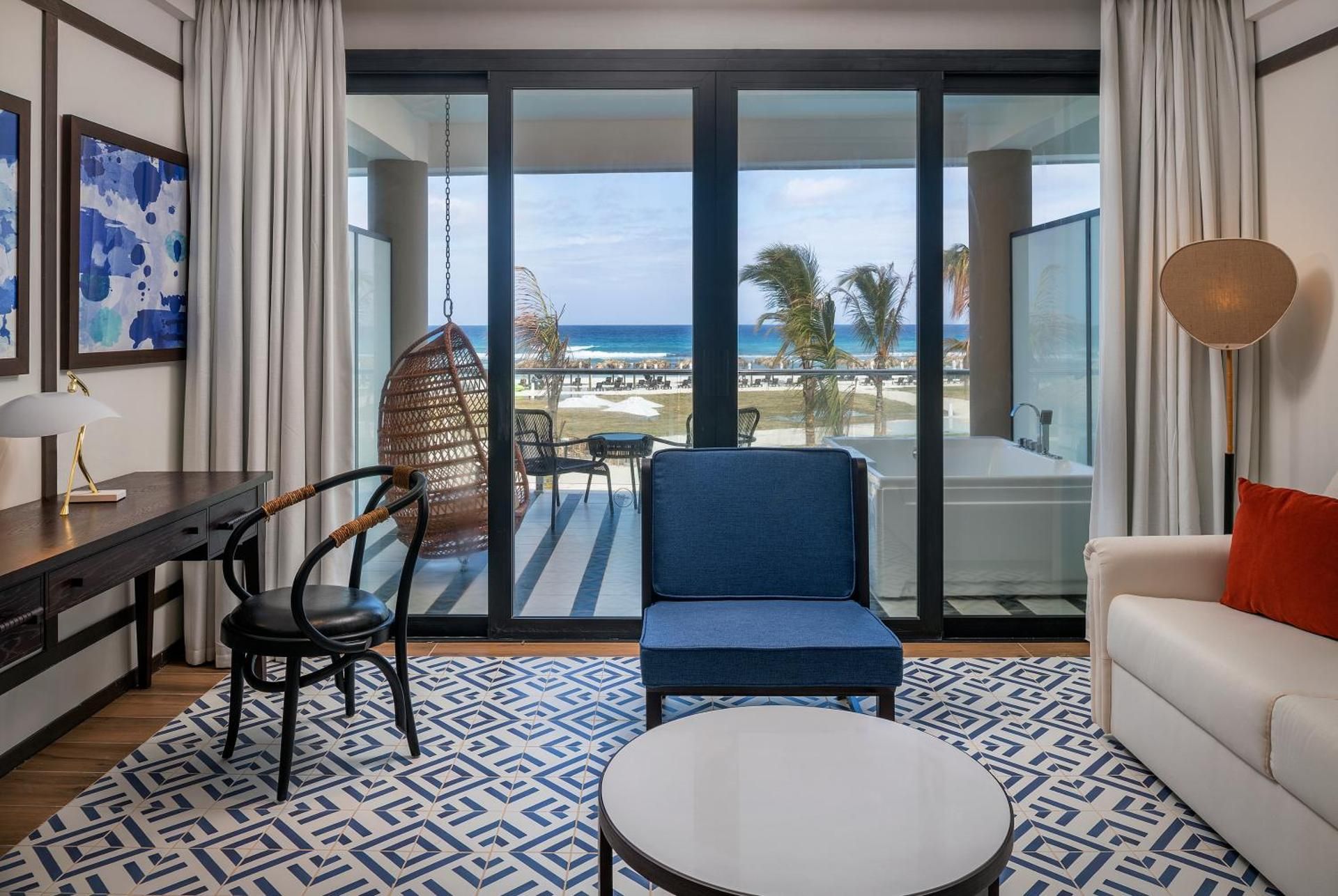 Privilege Swim-Up Junior Suite