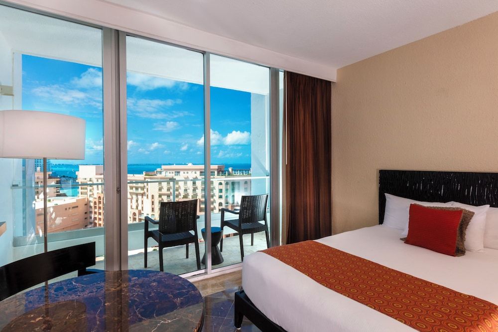 Krystal Grand Cancun All Inclusive Standard Room, 2 Double Beds, Partial Ocean View