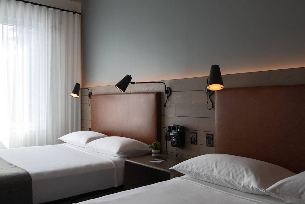 Room, 2 Queen Beds, City View