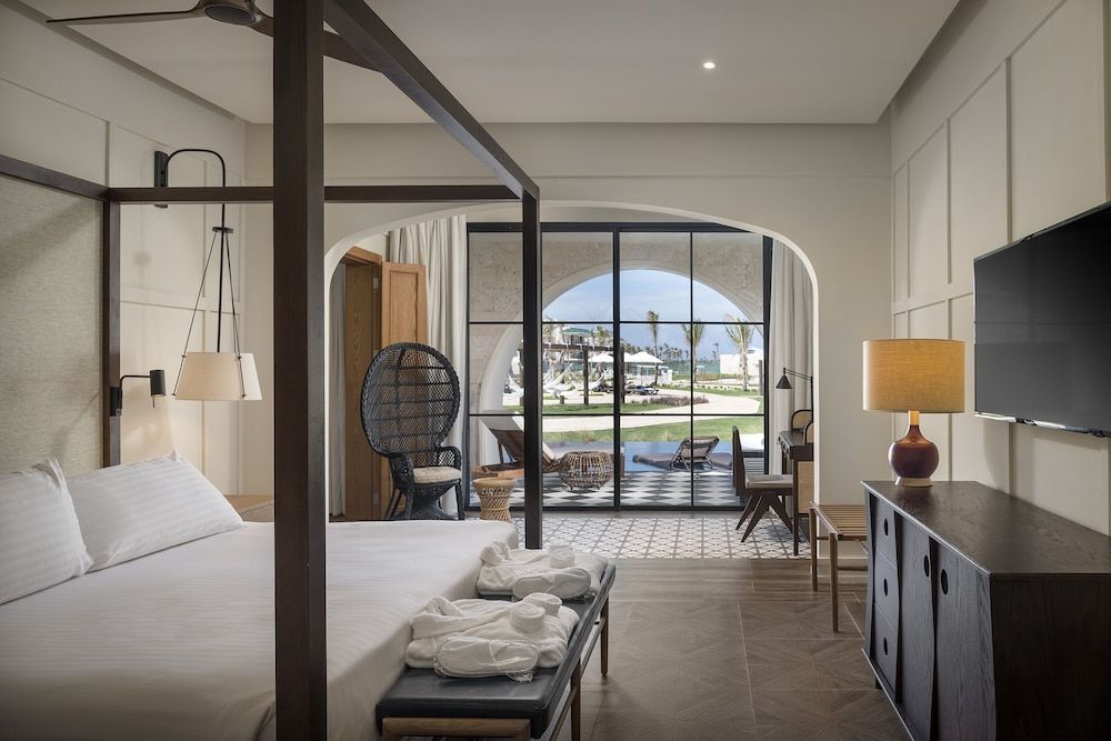 Privilege Master Suite Swim Up - Adults Only