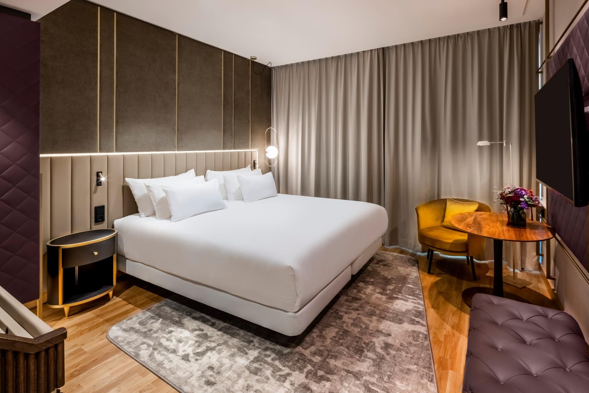 Superior Waterfront with View