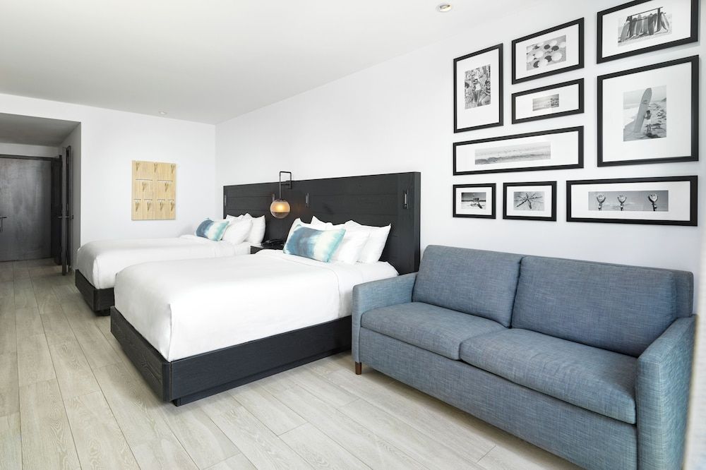 Wave Resort Deluxe Room, 2 Queen Beds, Mobility Accessible, Oceanfront 3